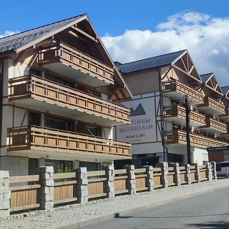 W Platinum Mountain Z Parkingiem